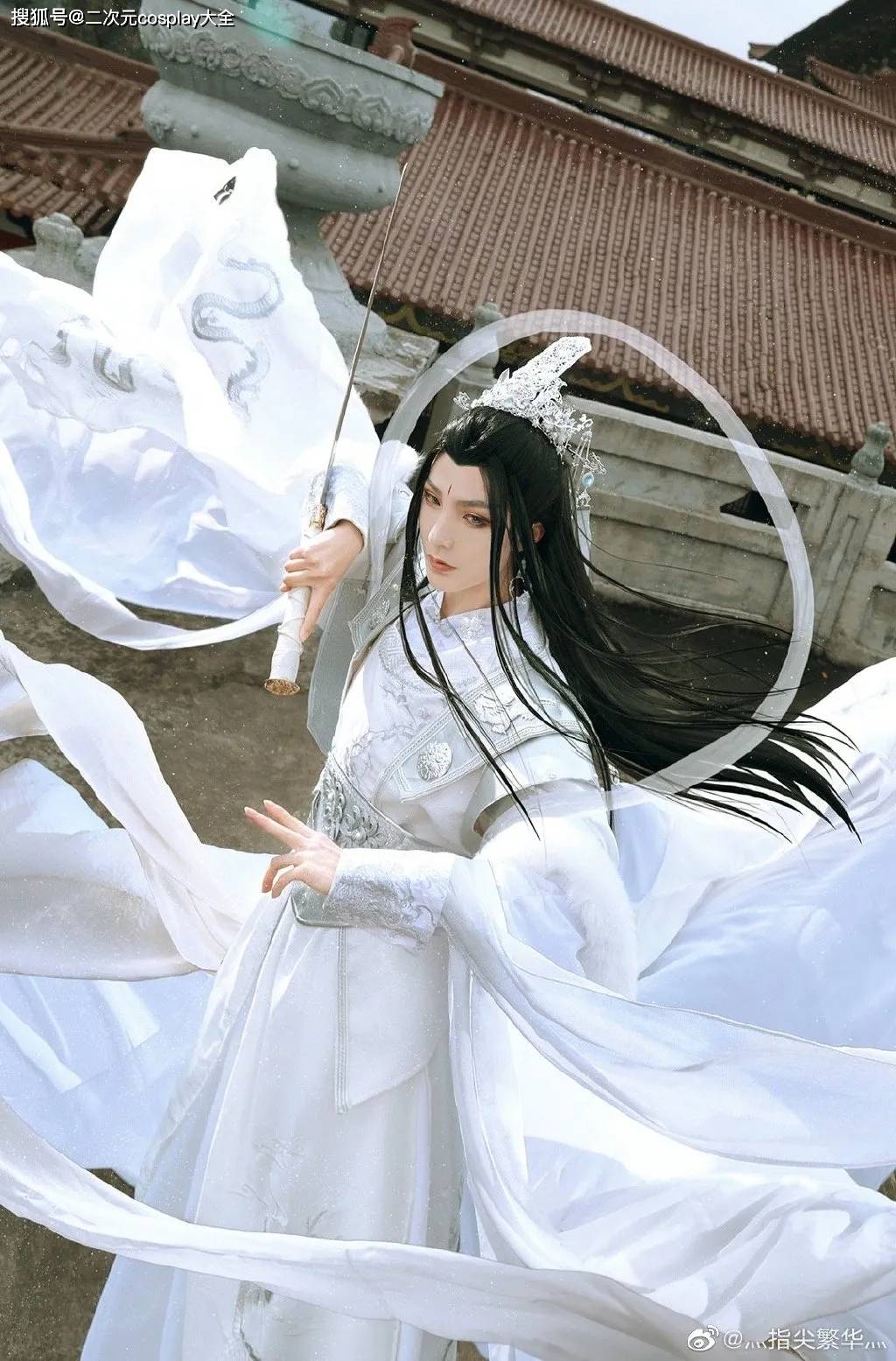 《天官赐福》君吾cos,绝美非常,一瞥一动皆令我离不开