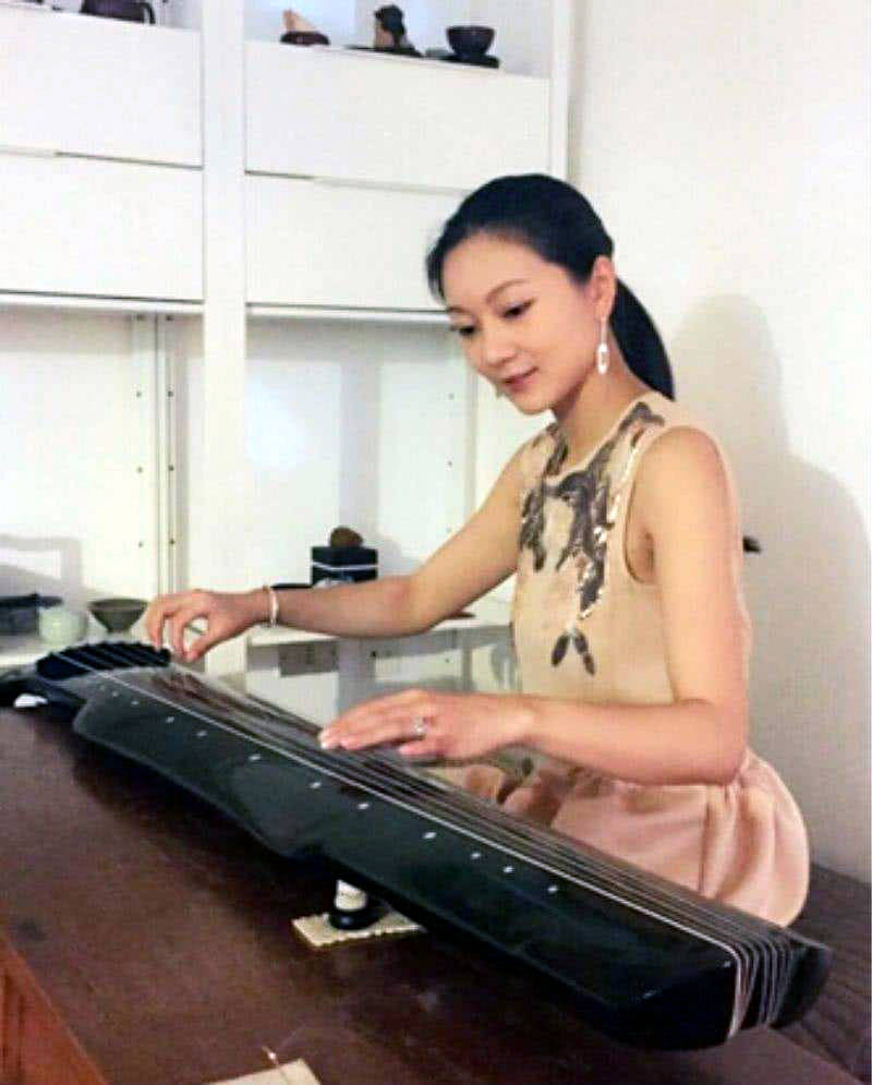 2000年,张艺谋为影片《幸福时光》挑选女演员时,爱上了前来试镜的陈婷