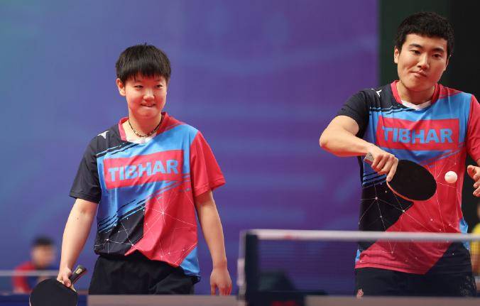 首日第二轮,孙颖莎和梁靖崑这对"大胖莎"组合对阵来自辽宁代表队的