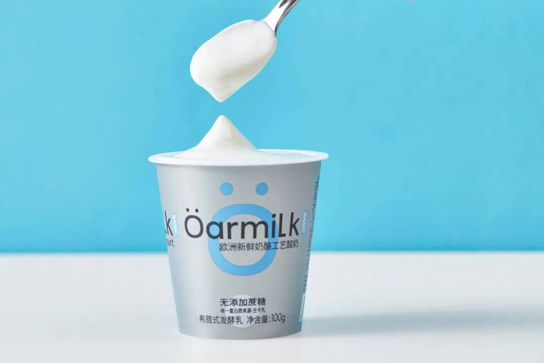 2亿元自建供应链,打造奶酪级口感,armilk做了一杯"不像酸奶"的酸奶