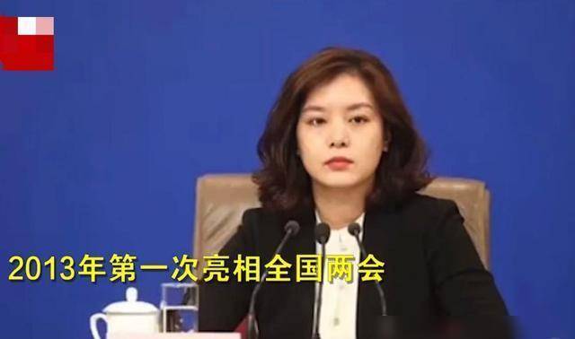 最美女翻译张京走红!气质出众被指撞脸赵薇,为梦想放弃清华北大