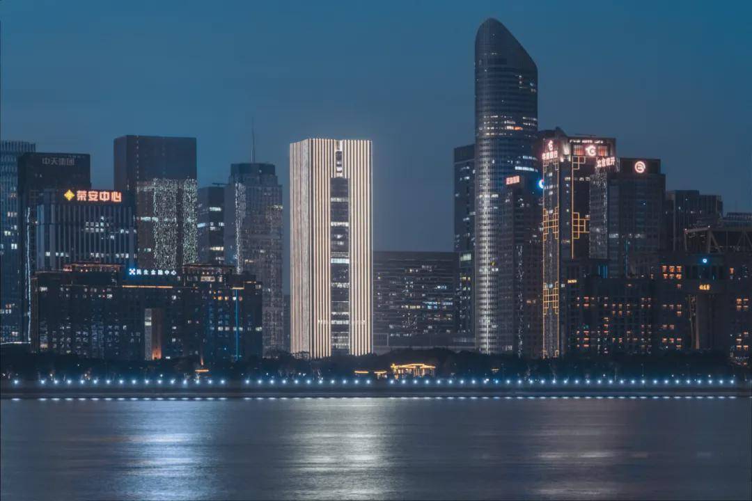高170米杭州国贸金融大厦中国采用天然石立面最高建筑的前列