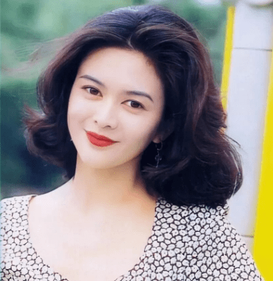 59岁关之琳近照曝光,"香江第一美人"也逃不过岁月洗礼