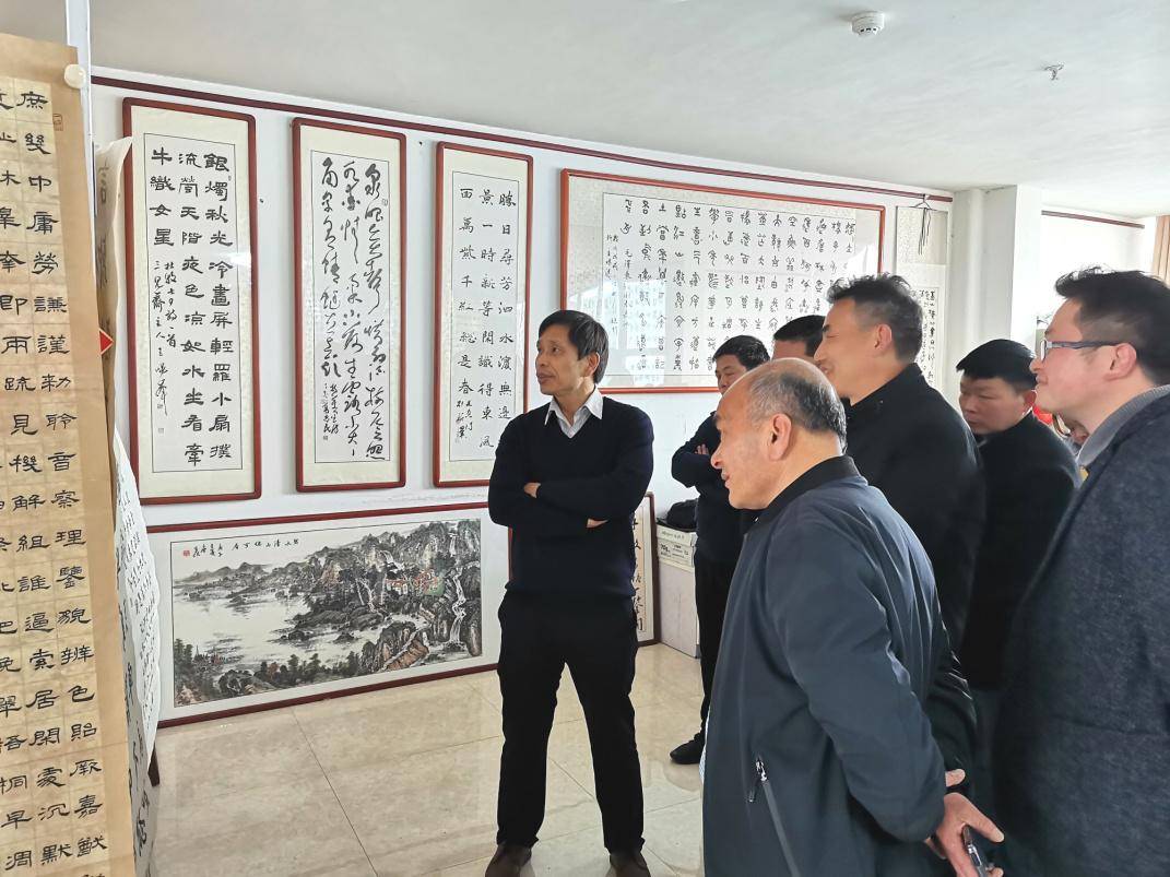 内乡县书协举办群众省展作品点评会_书法