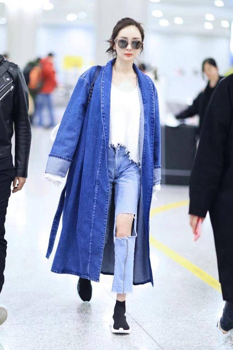 杨幂连穿3次,高级又显气质_蓝色