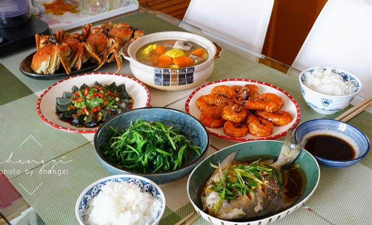 儿子大学,老两口的中秋家宴,6道家常菜,网友:家里饭菜