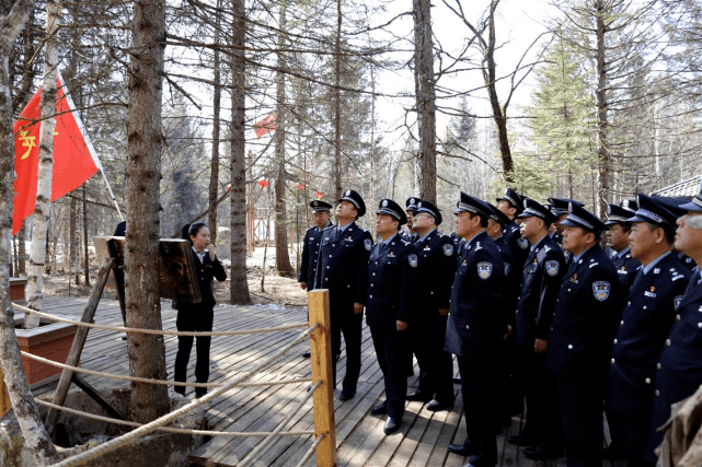 局长战义坤号召大家,要通过"重走抗联路"活动,切身感受东北抗联的艰苦