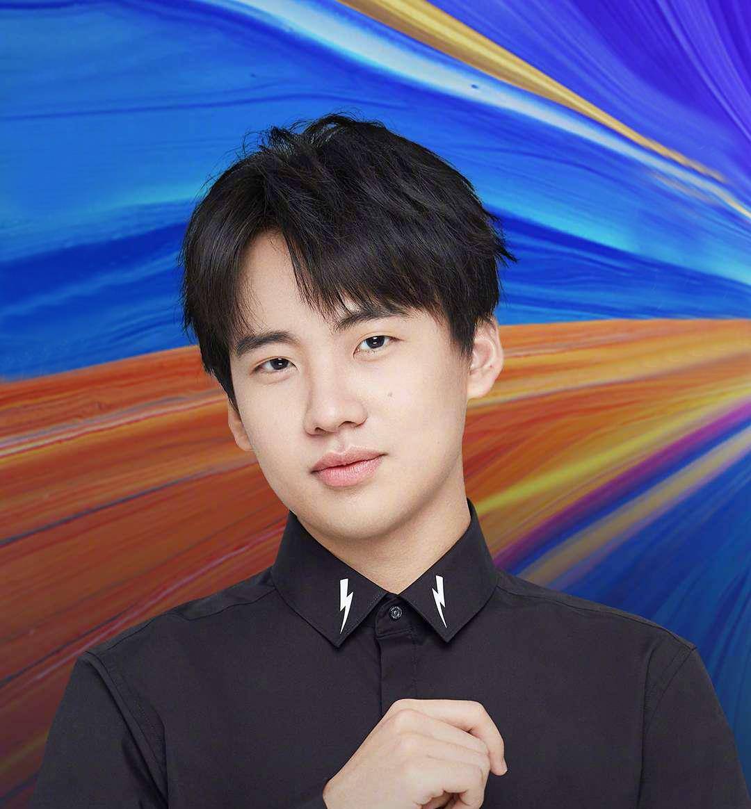 2021年2月14日,著名相声演员郭麒麟主演的36集古装剧《赘婿》,在爱