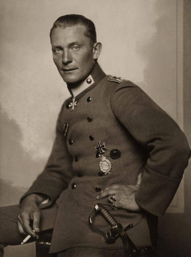 纳粹德国空军的领导人,赫尔曼·戈林,到底是聪明还是愚蠢?