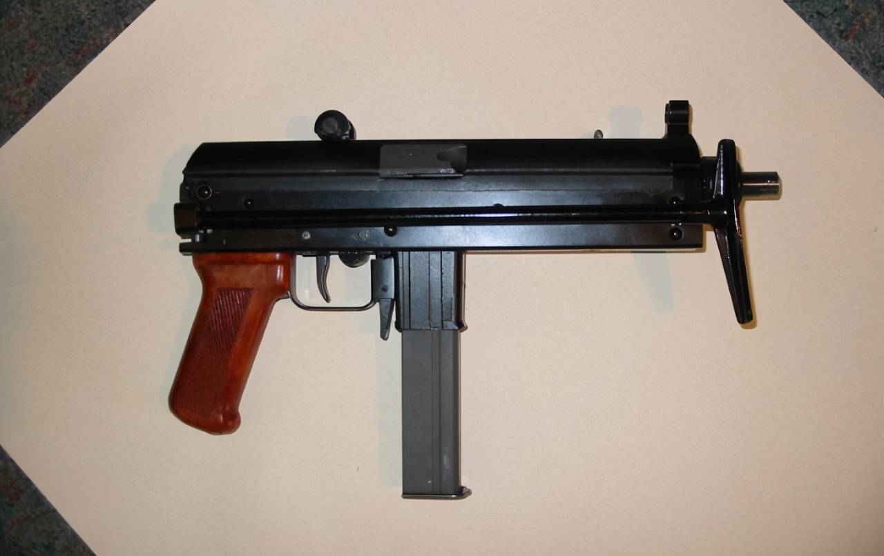 匈牙利产"小水管"微冲,kpg-9型冲锋枪