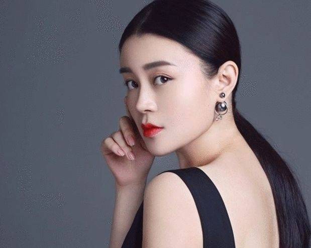原创她是赵本山的女徒弟不是沈春阳赵本山为什么力捧她