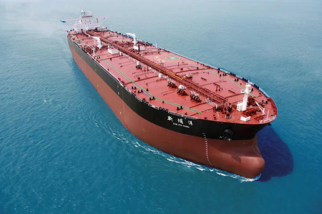 船,华南最大32万吨超大型原油船和30万吨超大型矿砂船等各类大型船舶