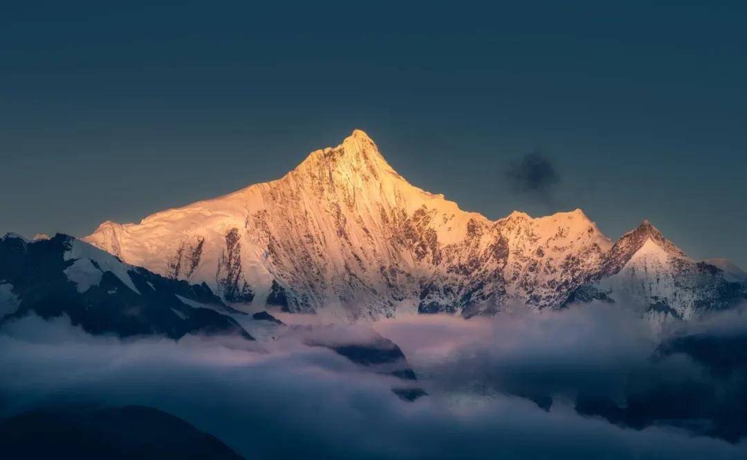 梅里雪山主峰卡瓦格博