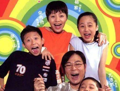 还记得《家有儿女》小雨吗?考不上北影吐槽他丑,今帅成韩国欧巴