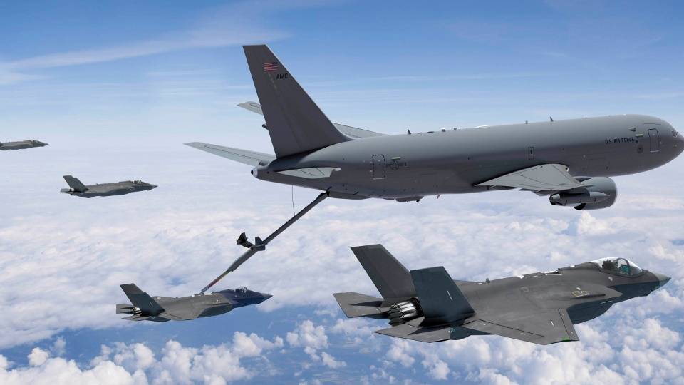 美国空军强调运输机和加油机的自卫能力