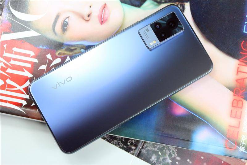 红米k40都不香了!因为照亮你的美,vivo s9e上手体验