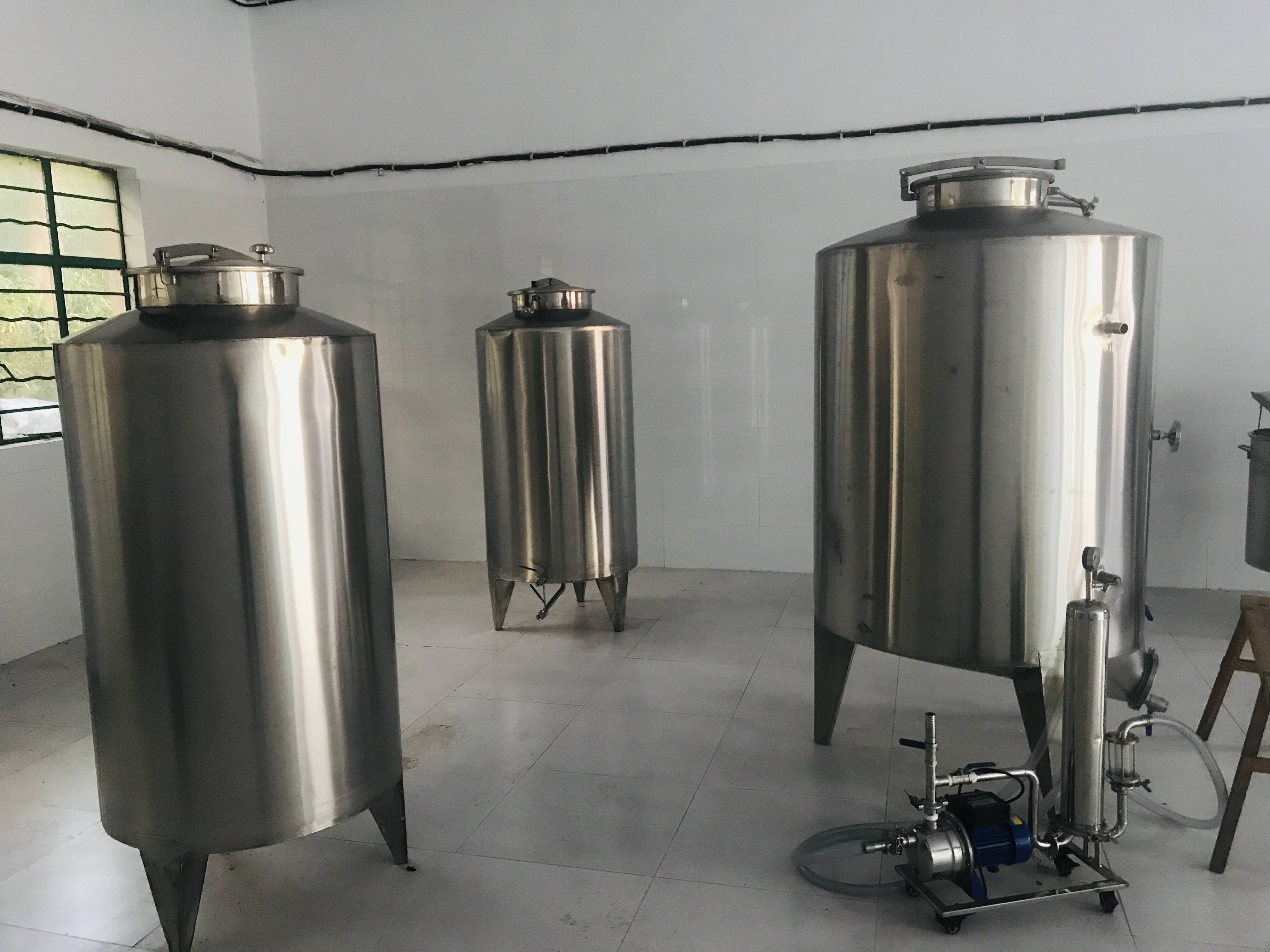 怎么去选择合适自己的大型酿酒设备厂家