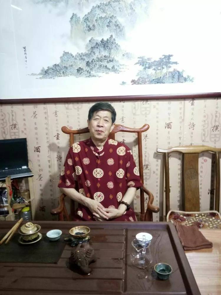 专心临摹王羲之,钟繇,赵孟頫等古人书法作品,并得到了当代名家程风子