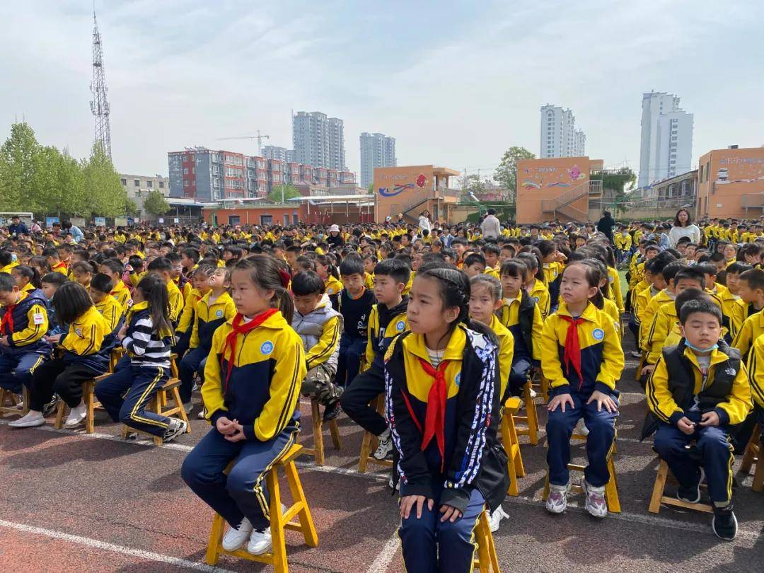 邢台市龙泉小学携手襄都区近视防控基地举办"科学用眼·爱眼护眼"活动