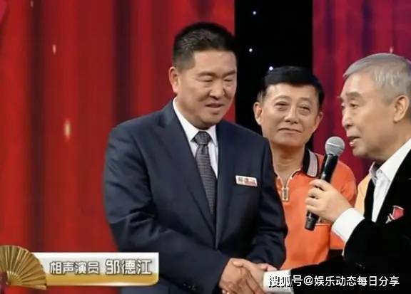 他被著名相声演员师胜杰老师誉为是天才,他的名字叫做邹德江,邹德江是