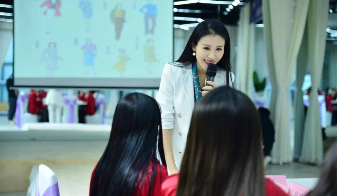 周莹雅学丨优雅芳舟传承导师班圆满结业丨她们为爱而来,向阳而生!