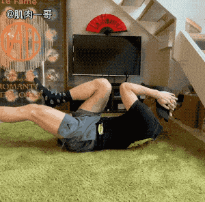 24岁上海小哥脱衣秀肌肉网友们不淡定了