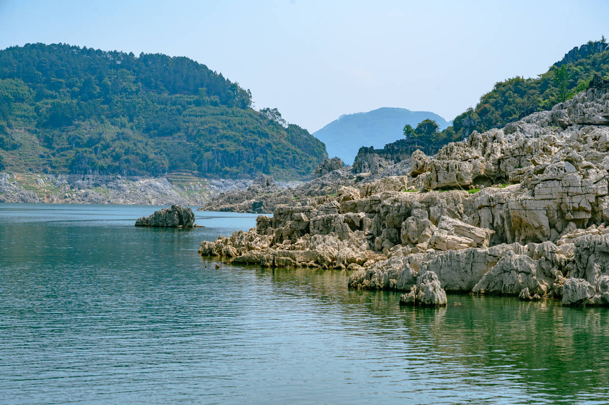 原创贵州秘境万峰湖有76个杭州西湖大小湖中城堡宛若童话世界