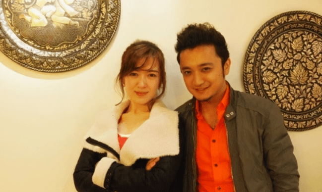 央视主持尼格买提妻子超美居然结婚8年了虽无子难掩甜蜜
