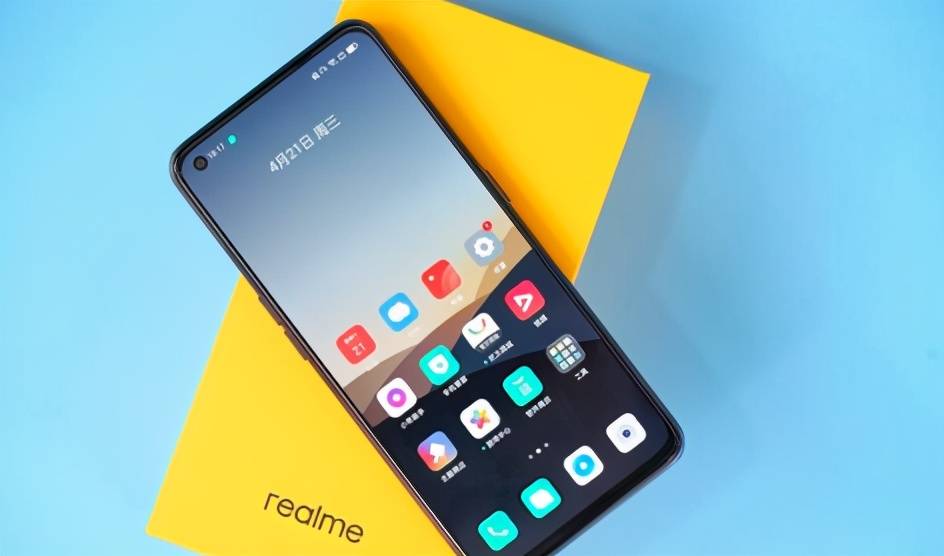 realmeq3pro壁纸,realmeq3壁纸 今年以来,各大厂商相继举办了发布会,realme的q系列也有了新成员,q3