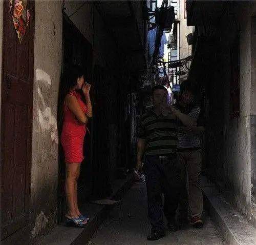 大案解密:卖身救女,母女二人双双堕入色情行业