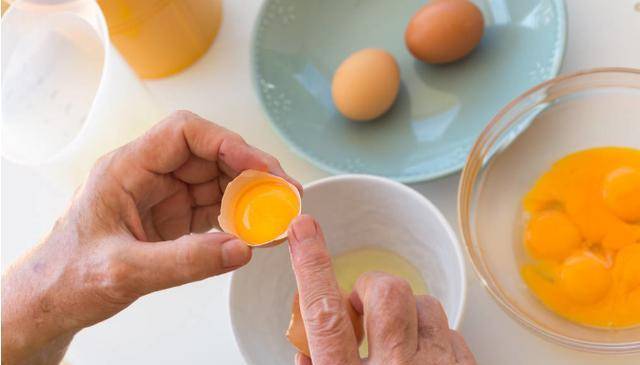 原创鸡蛋也造假记住4个小方法辨别再也不担心买到假鸡蛋