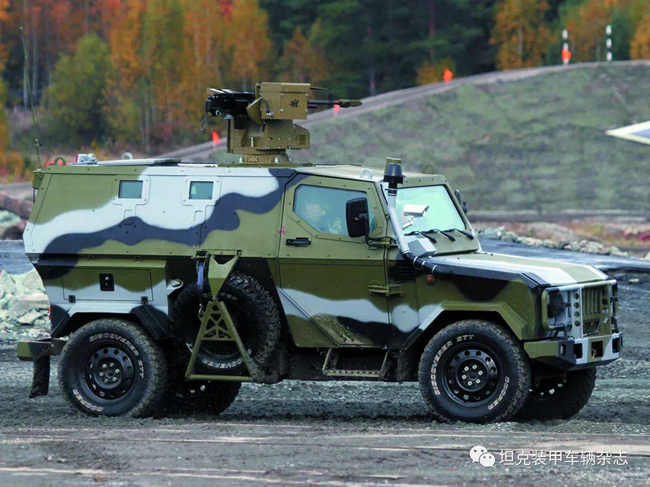 原创俄罗斯轻骑:"蝎子"lsha-2b轻型装甲车