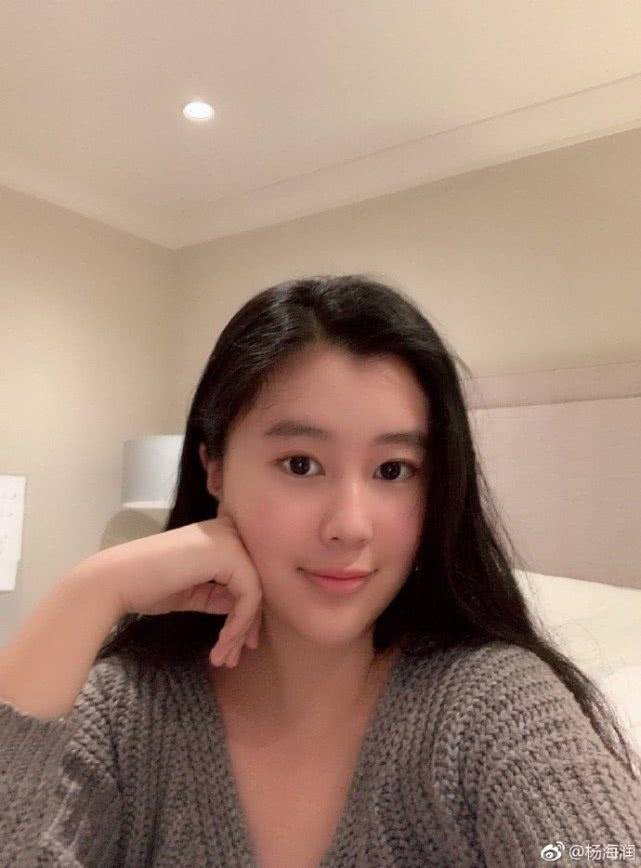 杨子大女儿近照曝光文艺气息浓,19岁杨海润五官精致身材绝佳赶超