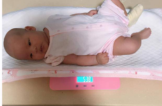 宝宝体重怎么轻了？一岁前宝宝体重标准表,你家孩子有没有落下