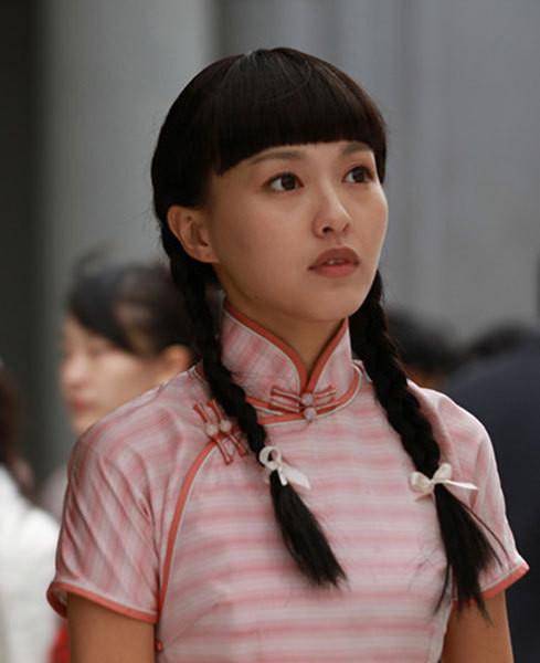 9位女星「民国风麻花辫造型」!杨紫甜美上热搜,周也,赵露思都仙气爆棚