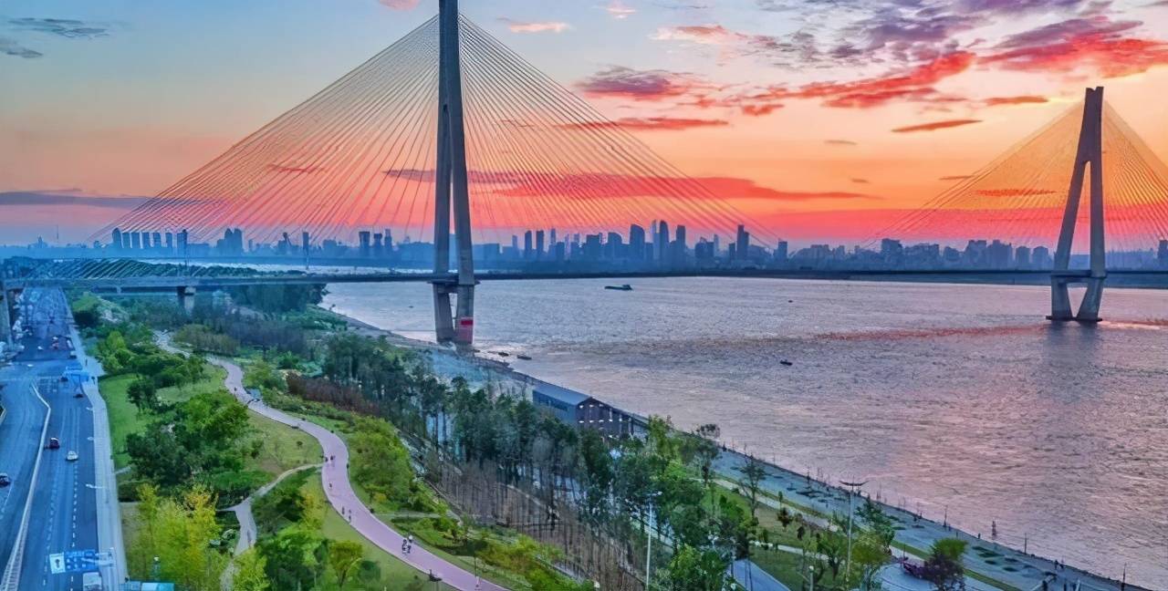 武汉又一座长江大桥通车,是长江上最宽的大桥