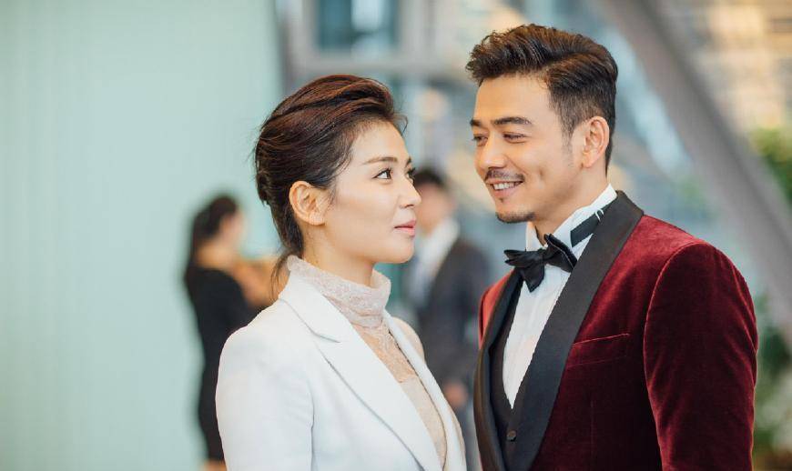 原创小包总杨烁25日大婚,唯美高清婚纱照好漂亮,杨烁的温柔手成亮点