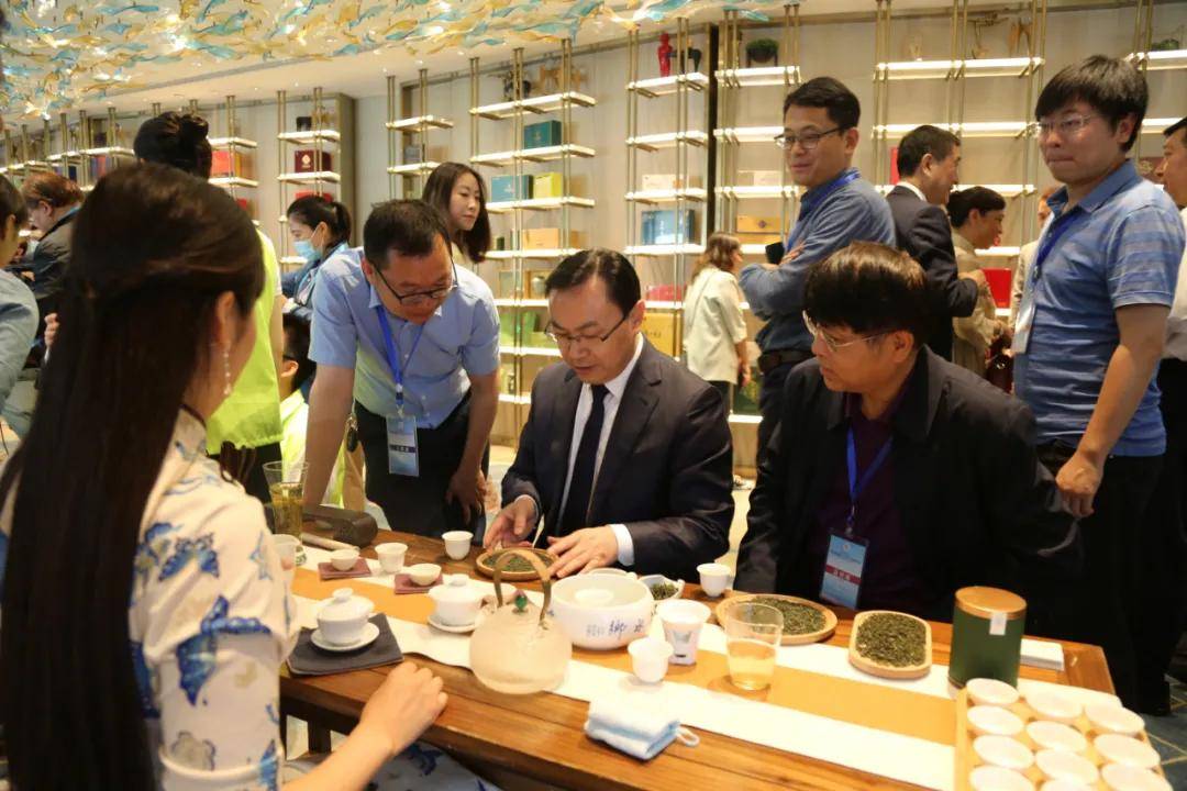 出席开幕式的领导嘉宾还有:中国国际茶文化研究会副会长沈立江,中国
