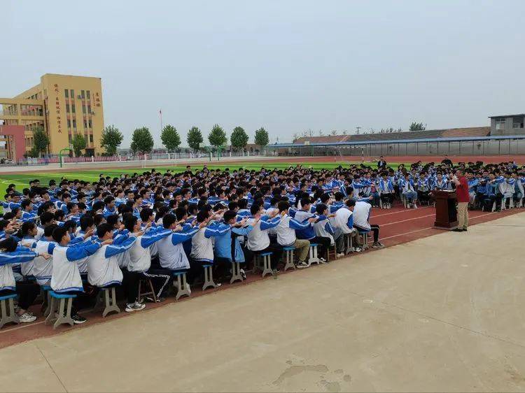 峄城区实验小学到河南沁阳永威实验学校考察学习