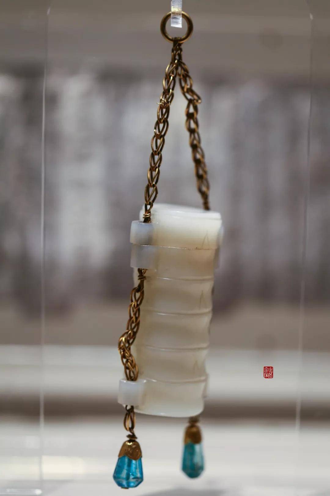 辽博的镇馆之宝包括商代兽面饕餮纹大鼎,西周鸭形尊,唐代张萱《虢国