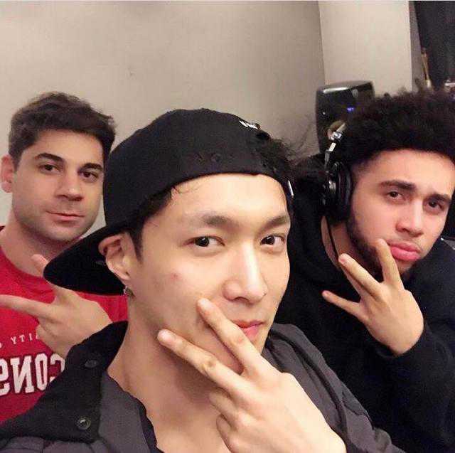 原创男团成员自曝:男生会化妆是进步的表现,吴亦凡张艺兴素颜什么样