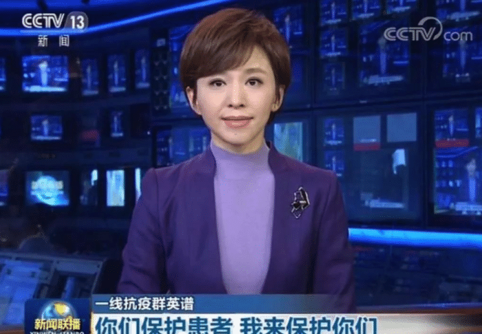 如今45岁的欧阳夏丹美丽如常,虽没有结婚,却和母亲相依为命,这份孝心