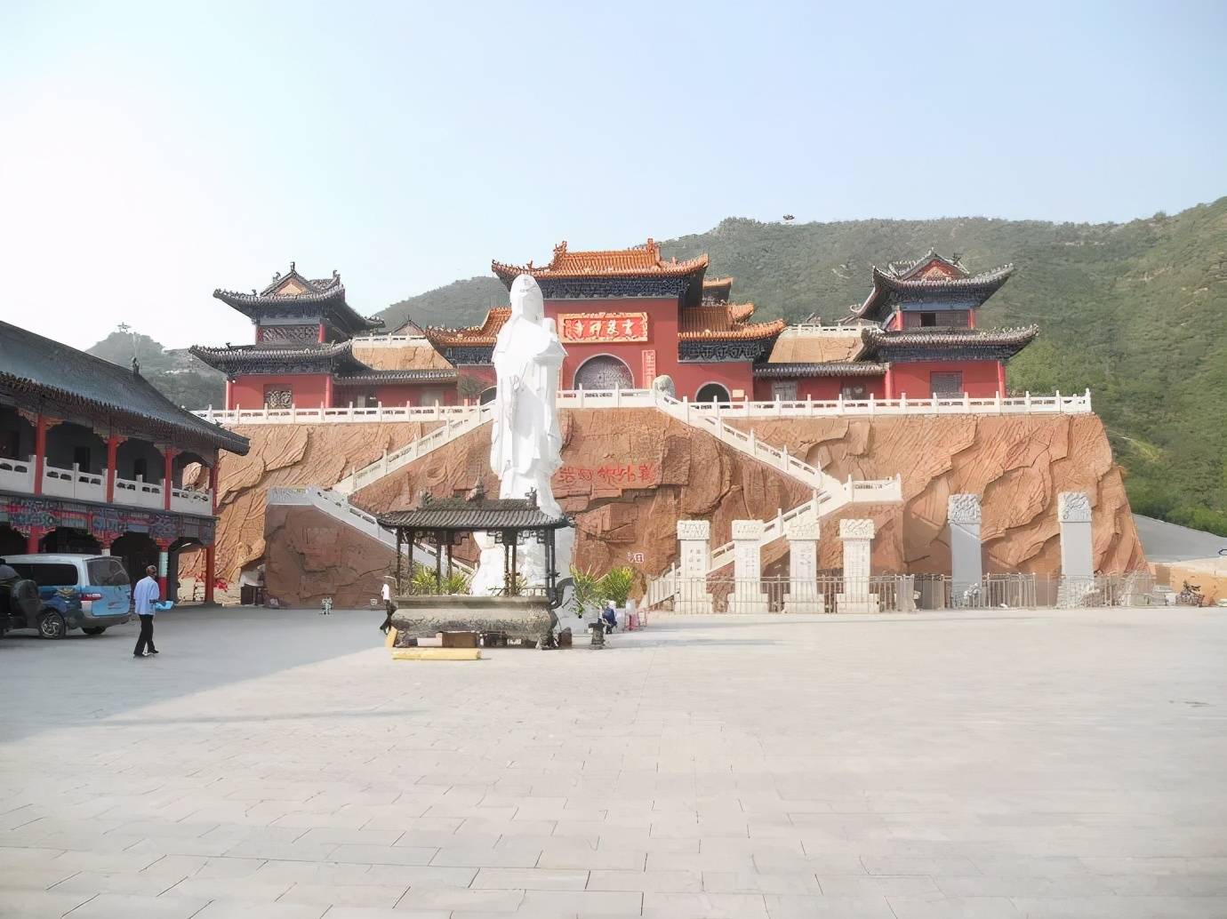 带你游览整个张家口蓝天白云地平线,风吹草低见领克;于纵情驰骋之中