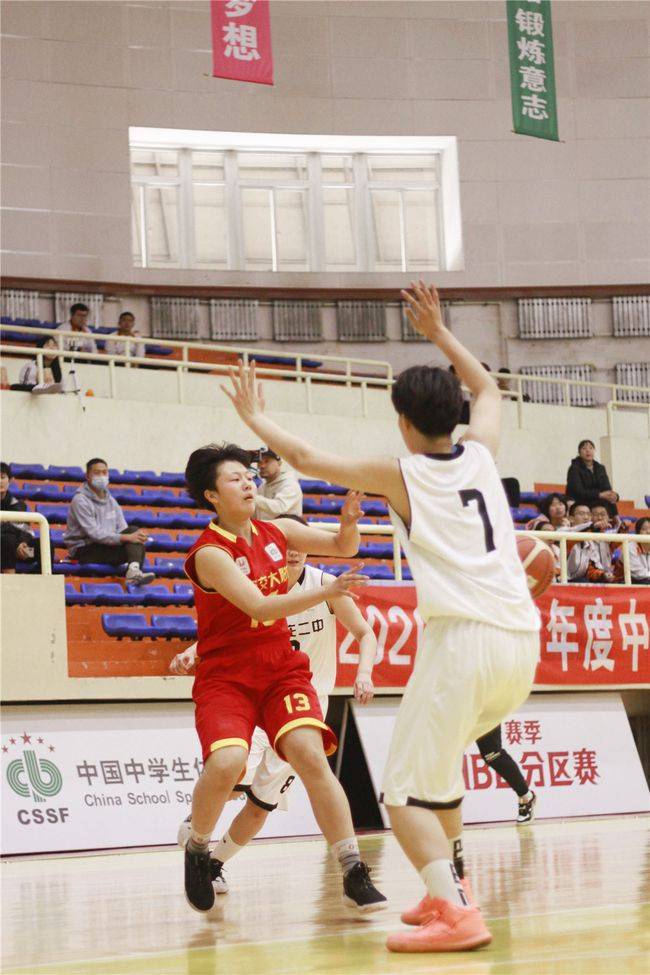 西安交大附中女篮登顶2020-2021中国高中篮球联赛(北赛区)冠军