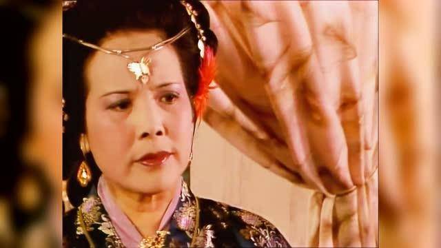 原创红楼梦里邢夫人的生活态度抓紧机会弄钱别的一律不管