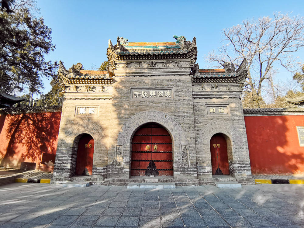 这座寺庙在陕西西安市城南少陵原,它在古代有很高的发展地位,不仅