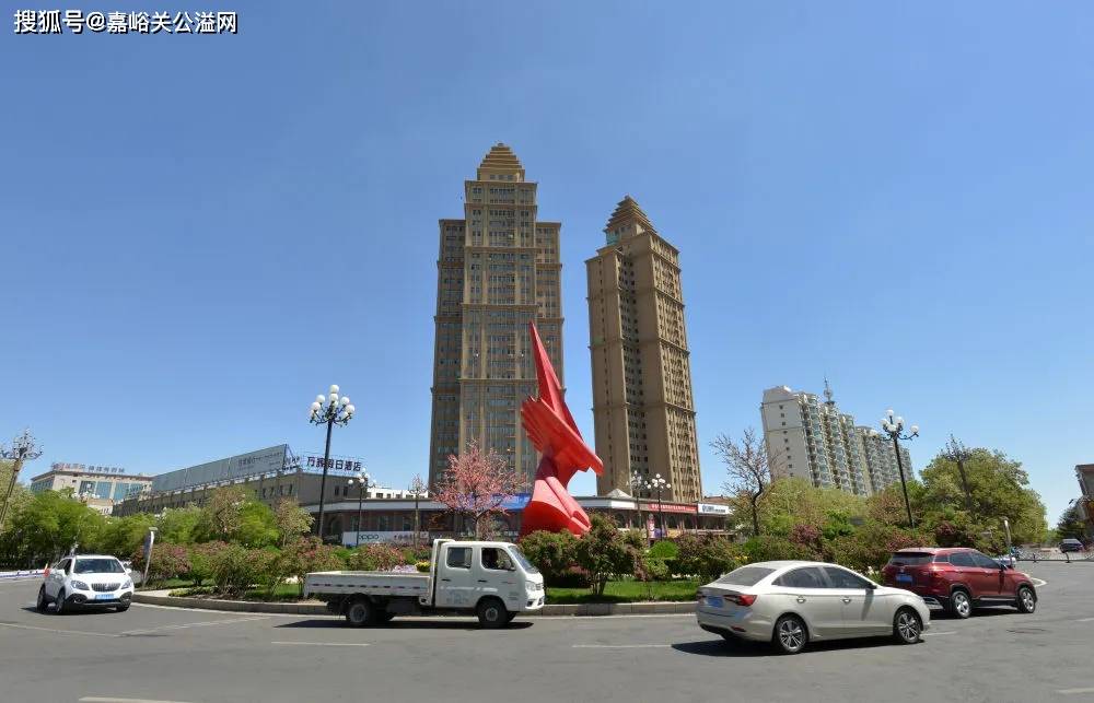 雷昉谕 摄  嘉峪关市开通大厦.雷昉谕 摄