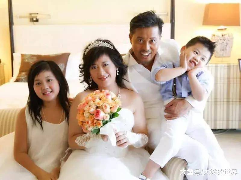 原创这对明星夫妻恩爱了21年,老公的名字像女人,老婆的名字像男人