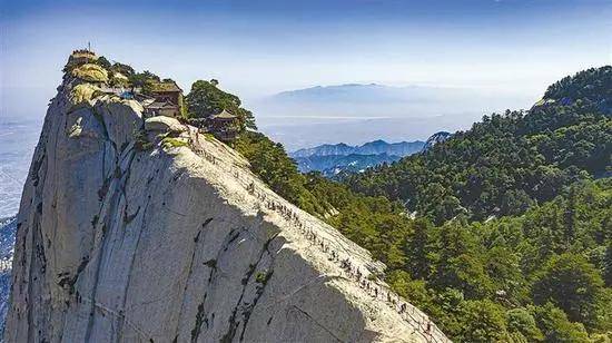 仙掌"通天之关——"金锁关"东仰太华全景(华山西峰索道传媒)返回搜狐