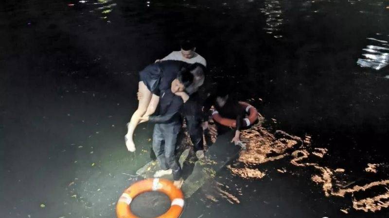 原创才刚刚结束高考河南一年轻女子酒后跳河同行5人救援4人遇难